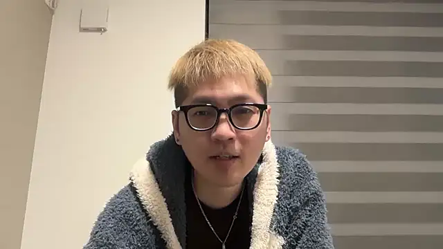 Snapshot of kensnb chatting on 02-25-26, 12:15 kensnb online show from 02-25-26, 12:15