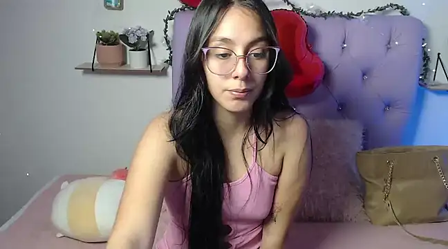 Snapshot of Freyja_01 chatting on 02-07-25, 09:37 Freyja 01 online show from 02-07-25, 09:37