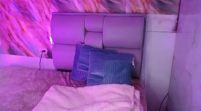 Snapshot of Freyja_01 chatting on 03-09-25, 11:25 Freyja 01 online show from 03-09-25, 11:25