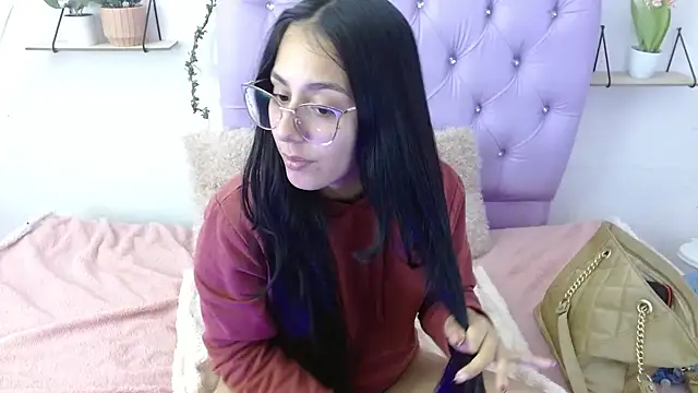 Snapshot of Freyja_01 chatting on 09-22-25, 09:50 Freyja 01 online show from 09-22-25, 09:50