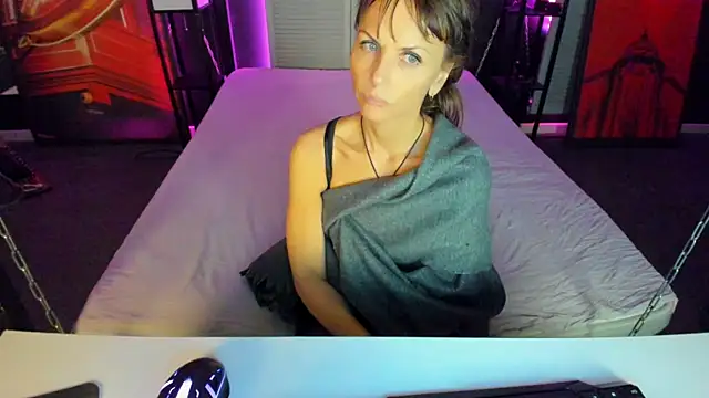 Elizabe th online show from 01-29-25, 09:17