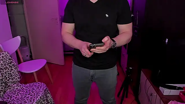 Michael Wolfborn online show from 04-21-26, 02:45