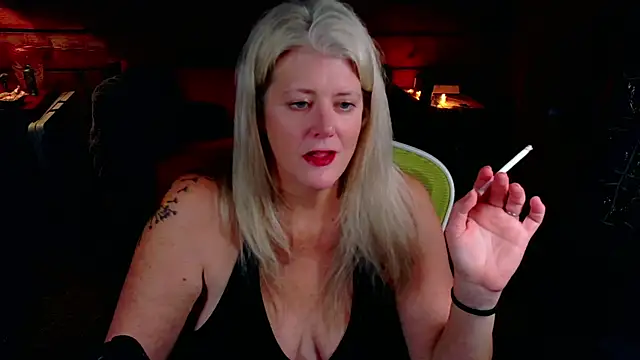 AliceHarlot online show from 11-19-25, 05:18