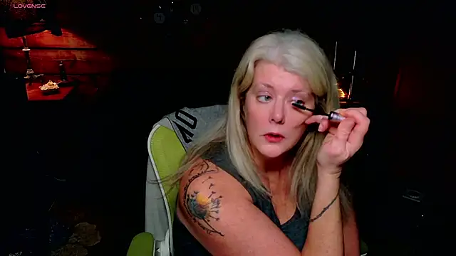 AliceHarlot online show from 12-23-25, 05:49