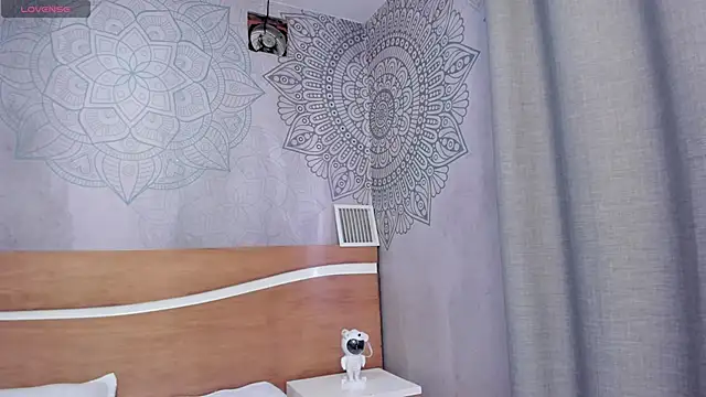 Sensual Sophie  online show from 02-01-25, 01:09