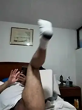 Snapshot of RogueTraveler chatting on 02-13-25, 03:07 RogueTraveler online show from 02-13-25, 03:07