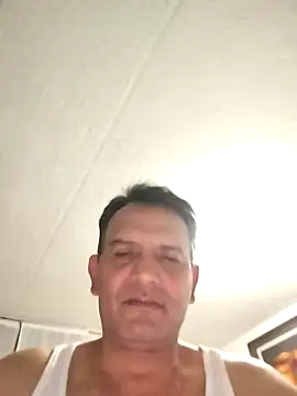 Snapshot of RogueTraveler chatting on 02-27-25, 12:32 RogueTraveler online show from 02-27-25, 12:32