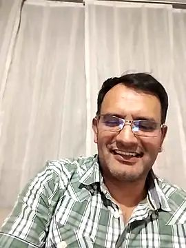 Snapshot of RogueTraveler chatting on 03-04-25, 02:27 RogueTraveler online show from 03-04-25, 02:27