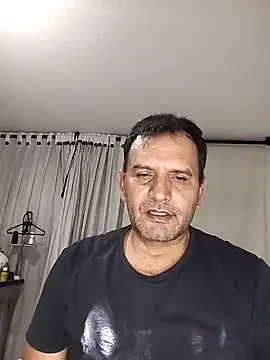 Snapshot of RogueTraveler chatting on 03-09-25, 02:39 RogueTraveler online show from 03-09-25, 02:39