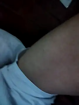 Snapshot of RogueTraveler chatting on 09-14-25, 01:49 RogueTraveler online show from 09-14-25, 01:49