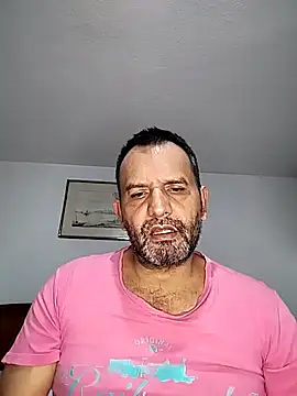 Snapshot of RogueTraveler chatting on 09-29-25, 03:55 RogueTraveler online show from 09-29-25, 03:55