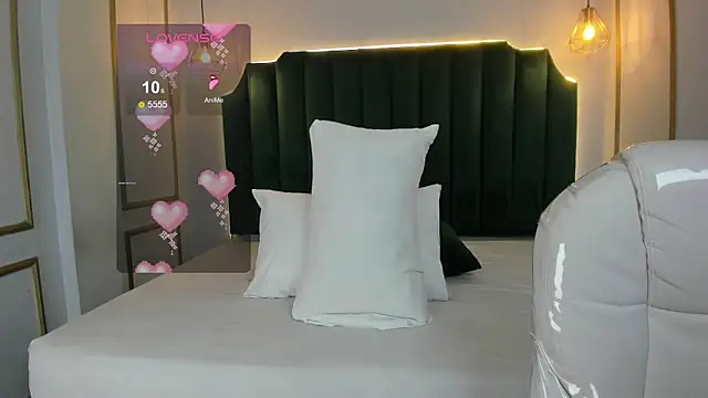 Snapshot of HannaPaola chatting on 02-06-25, 04:21 HannaPaola online show from 02-06-25, 04:21