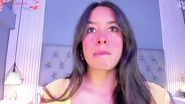 Snapshot of HannaPaola chatting on 09-27-25, 11:10 HannaPaola online show from 09-27-25, 11:10