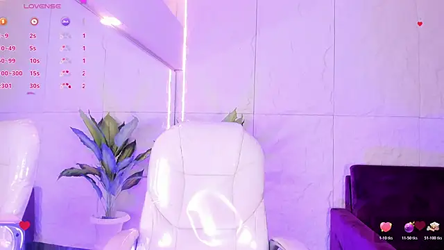 Snapshot of HannaPaola chatting on 11-15-25, 10:37 HannaPaola online show from 11-15-25, 10:37