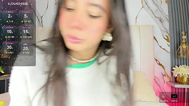 Snapshot of HannaPaola chatting on 12-01-25, 10:48 HannaPaola online show from 12-01-25, 10:48