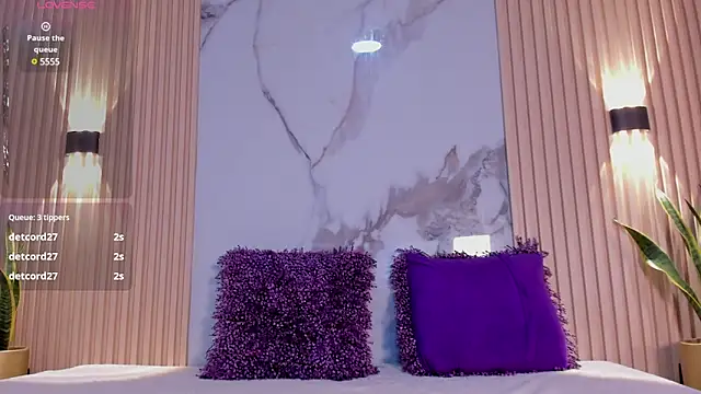 Snapshot of valentina_lux chatting on 02-26-25, 07:09 valentina lux online show from 02-26-25, 07:09