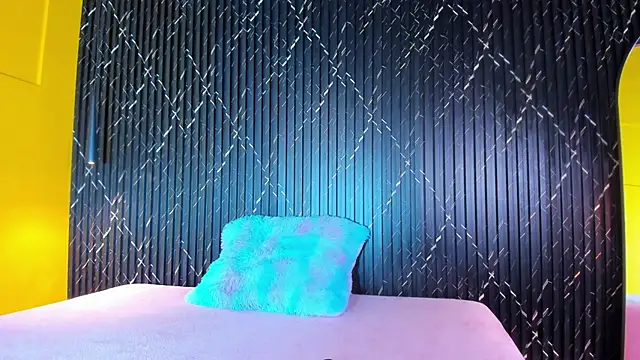 Snapshot of valentina_lux chatting on 10-03-25, 08:17 valentina lux online show from 10-03-25, 08:17