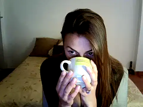 Snapshot of Hanna_Charming chatting on 12-28-24, 01:28 Hanna Charming online show from 12-28-24, 01:28