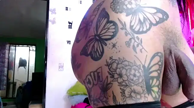 Snapshot of goddess_BigassCock chatting on 03-22-25, 05:06 goddess BigassCock online show from 03-22-25, 05:06