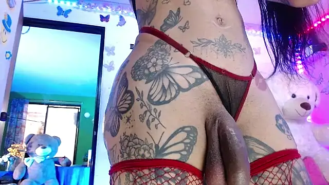 Snapshot of goddess_BigassCock chatting on 09-30-25, 06:35 goddess BigassCock online show from 09-30-25, 06:35