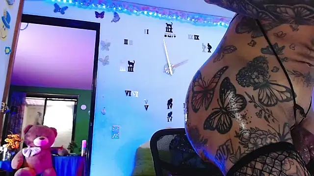 Snapshot of goddess_BigassCock chatting on 10-15-25, 07:58 goddess BigassCock online show from 10-15-25, 07:58