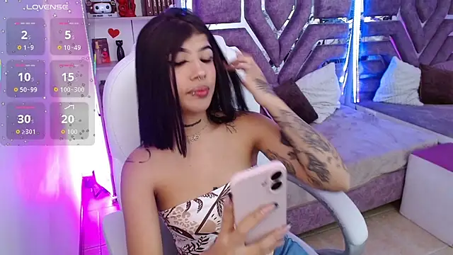 AliceWalker 11 online show from 12-19-25, 08:16