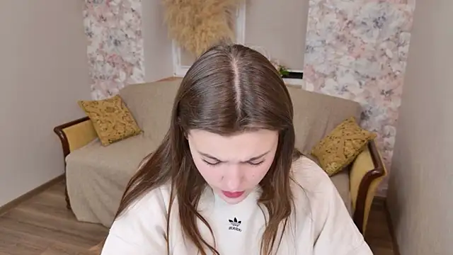 Snapshot of showmeparadise chatting on 11-21-25, 05:50 showmeparadise online show from 11-21-25, 05:50