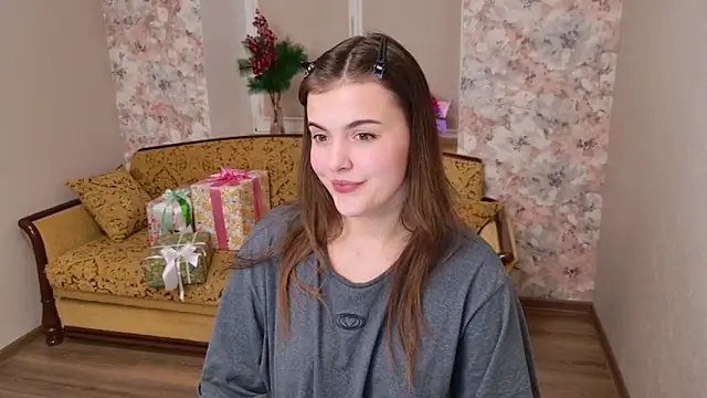 Snapshot of showmeparadise chatting on 12-13-25, 07:53 showmeparadise online show from 12-13-25, 07:53