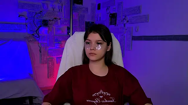 Snapshot of EvaThopson chatting on 02-15-26, 06:10 EvaThopson online show from 02-15-26, 06:10