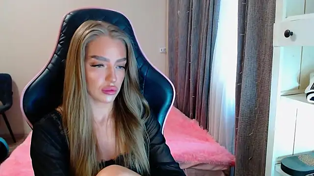 Snapshot of lonely_dreamm chatting on 02-09-25, 10:53 lonely dreamm online show from 02-09-25, 10:53