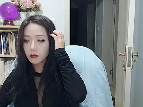 SuSushi728 online show from 12-18-25, 03:51