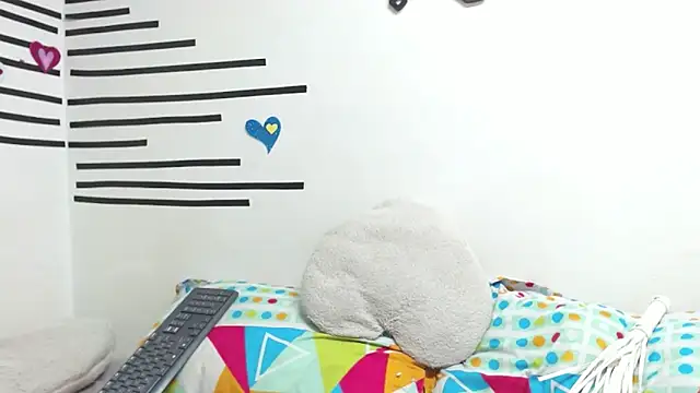 Emawalker  online show from 09-26-25, 08:24