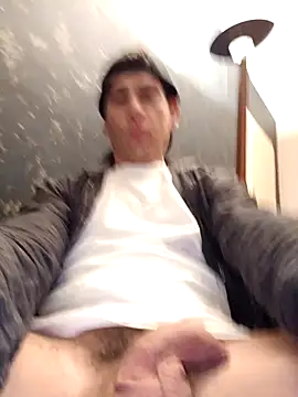 Snapshot of ElyasMatt chatting on 01-17-25, 05:51 ElyasMatt online show from 01-17-25, 05:51