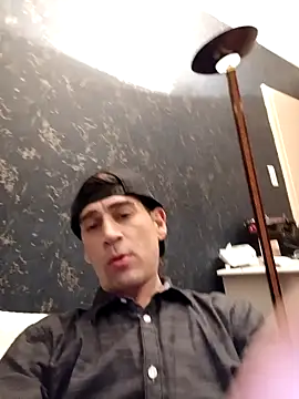 Snapshot of ElyasMatt chatting on 01-17-25, 08:55 ElyasMatt online show from 01-17-25, 08:55