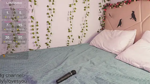 lylylovesyou online show from 10-24-25, 05:59