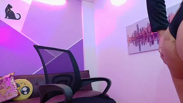  lucysmith online show from 11-15-25, 05:05