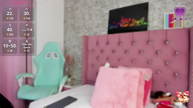 NahiaraReina online show from 12-29-24, 01:38