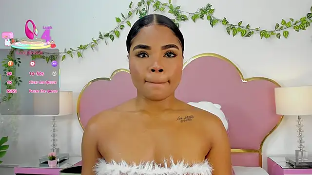 NahiaraReina online show from 09-11-25, 01:22