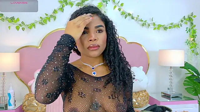 NahiaraReina online show from 10-15-25, 01:44