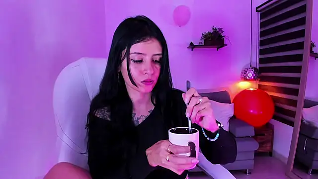 yenny garcia online show from 11-13-25, 06:40