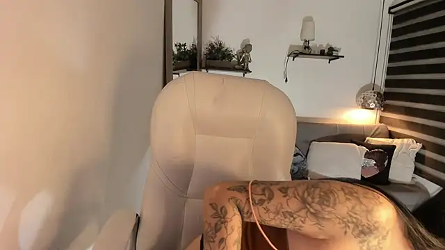 yenny garcia online show from 02-16-26, 06:15