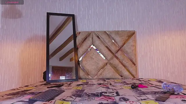 Snapshot of engel_devil chatting on 01-13-26, 12:43 engel devil online show from 01-13-26, 12:43