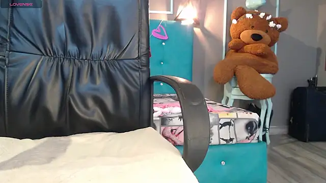 Snapshot of engel_devil chatting on 02-21-26, 01:01 engel devil online show from 02-21-26, 01:01