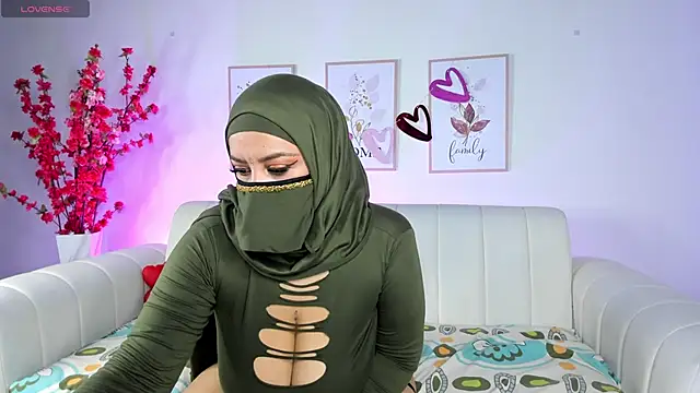 cloe sirena online show from 02-12-25, 05:48