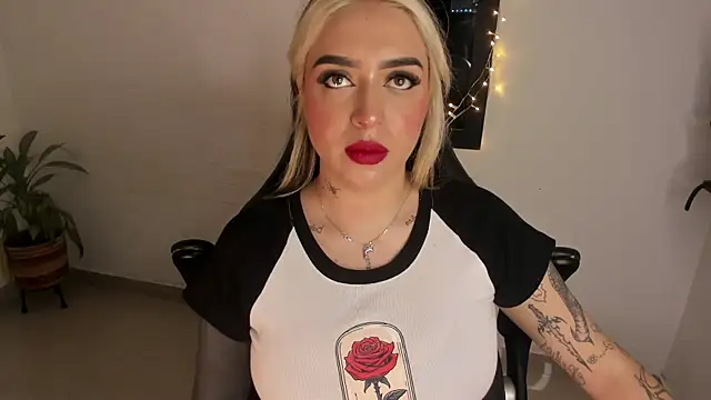 AnnikaMerliahh  online show from 01-11-26, 01:38