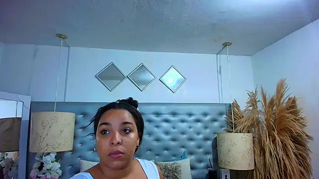 EileenBenzon online show from 02-09-26, 01:37