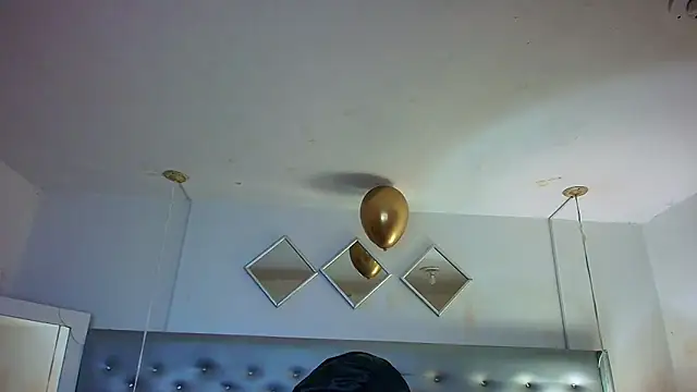 EileenBenzon online show from 04-09-26, 03:28