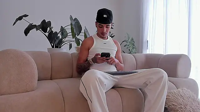 Snapshot of Ian_and_Noah chatting on 07-01-26, 07:46 Ian and Noah online show from 07-01-26, 07:46