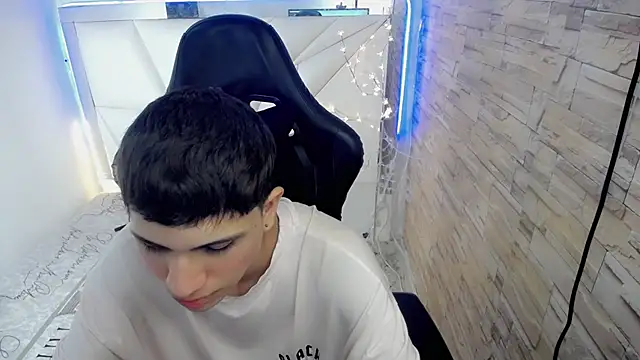 Brayan lopezz online show from 12-05-24, 02:44