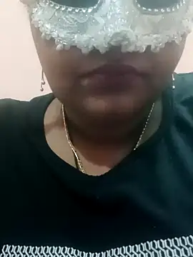 Snapshot of seemi_bhabhi chatting on 02-15-25, 11:17 seemi bhabhi online show from 02-15-25, 11:17